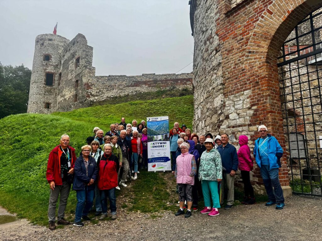 Aktywni Seniorzy. Wycieczka edukacyjna „Różnorodność geologiczna i przyrodnicza Jury Krakowsko- Częstochowskiej”