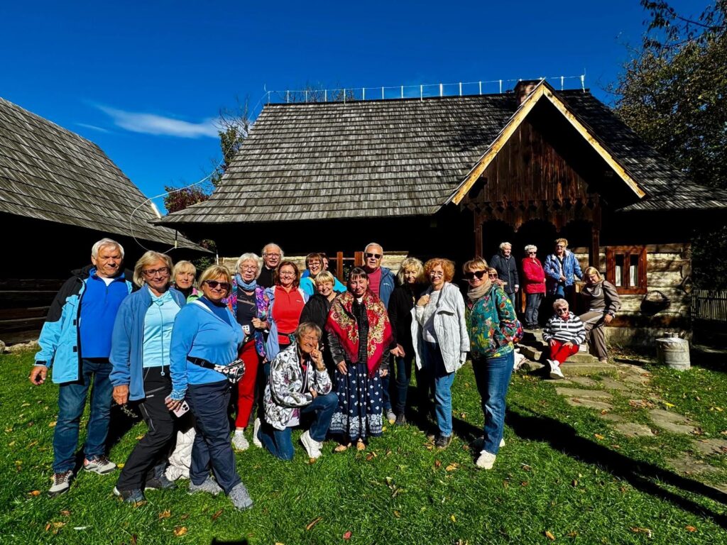 Aktywni Seniorzy. Wycieczka integracyjno – edukacyjna „Szlakiem Łemków i cerkwi Beskidu Niskiego”